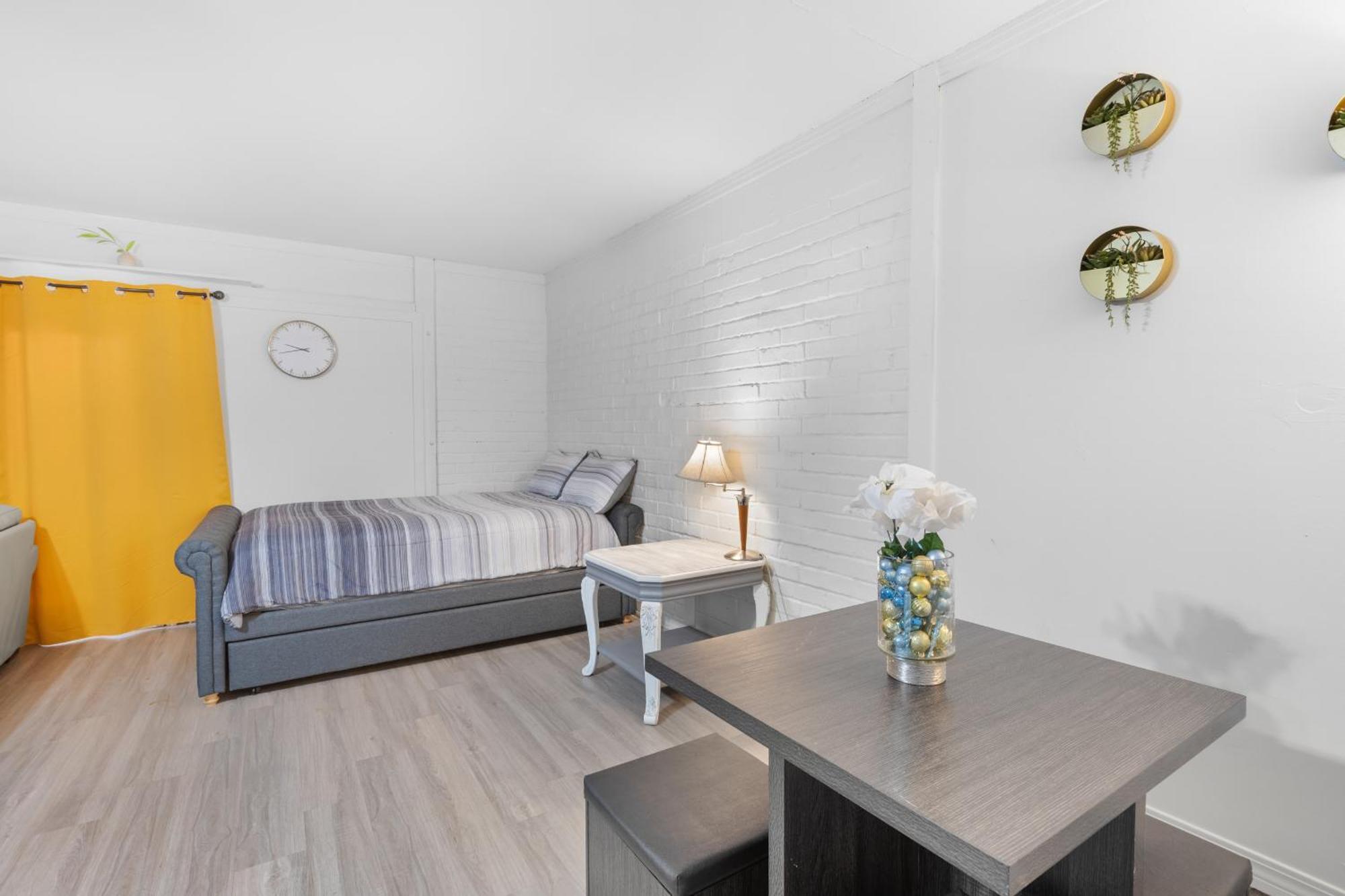Pet Friendly Large Studio With Free Wi-Fi In Great Location! Orange Park Zewnętrze zdjęcie
